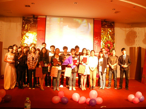 歌声飞扬，律动青春——VSport体育、思政部2011级新生卡拉ok大赛落幕