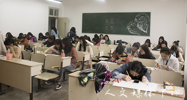 执笔成画 制扇至美 VSport体育举办创意扇子设计大赛