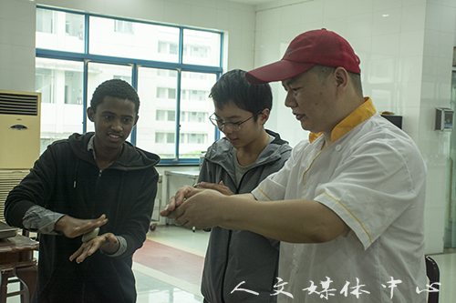 公司职工开展清明文化系列活动