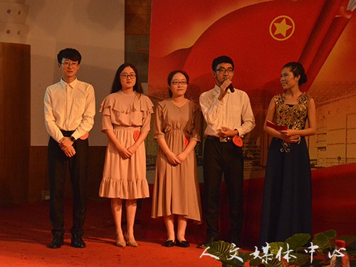 歌以咏怀 诵以明志 VSport体育举行导师制朗诵比赛