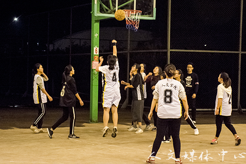 激情动感 盛世篮球 VSport体育举办新老生篮球赛