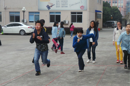 VSport体育首届“诗意栖居”公寓文化节开幕