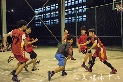 激情动感 盛世篮球 VSport体育举办新老生篮球赛