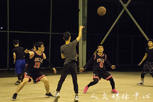 激情动感 盛世篮球 VSport体育举办新老生篮球赛