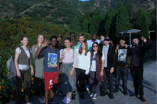 公司2018级职工赴涌泉采摘蜜桔