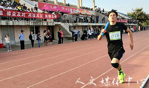 青春人文 共唱赞歌——记公司学子参加校第27届运动会开幕式