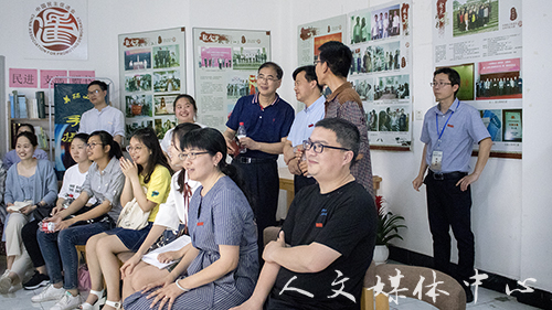 教育部本科教学工作审核评估专家走访VSport体育和广文书苑