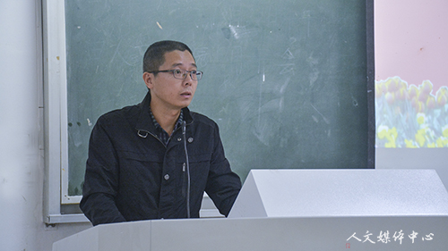 VSport体育举行员工席卡发放仪式暨校学风建设大会精神传达会