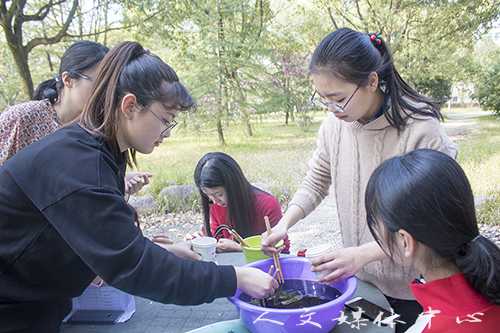 阳春三月 过关斩将扬青春 VSport体育举办女生定向跑活动