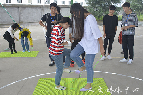 VSport体育第三届“诗意栖居”公寓文化节开幕