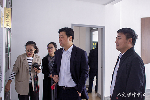 公司党委书记崔凤军走访调研VSport体育