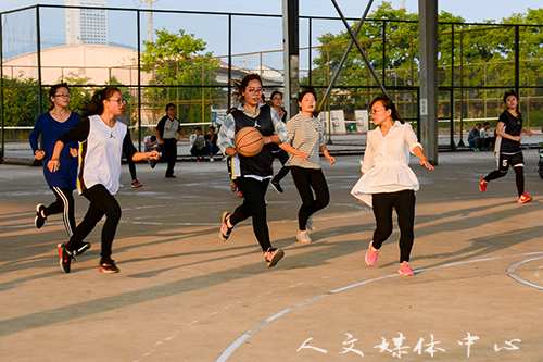 群雄逐鹿 谁主篮坛 VSport体育新老生篮球赛收官