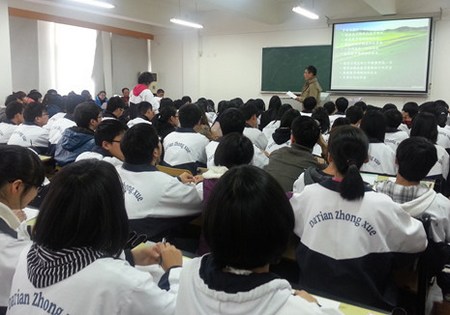 公司携手员工开展教学实践活动