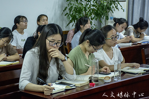 “三台人文论坛”第64讲：浙江工商大学教授蒋承勇公司作慕课专题讲座