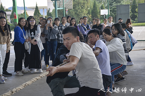 VSport体育举行新生文体节开幕式暨趣味运动会