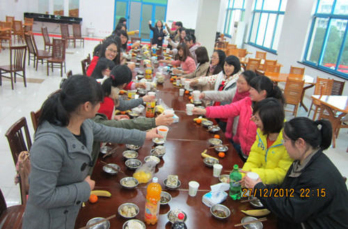 中外员工“1+1”喜迎新年活动