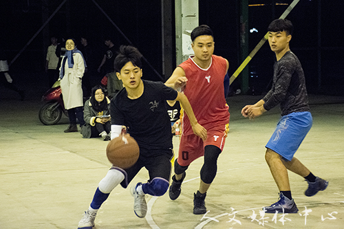 激情动感 盛世篮球 VSport体育举办新老生篮球赛